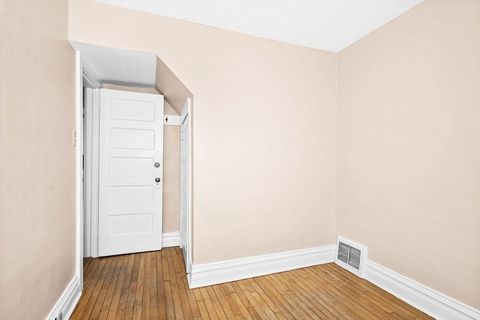 Tiny photo for 727 W 1st St, Duluth, MN 55806 (MLS # 6123134)