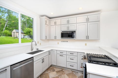 Tiny photo for 2701 E 2nd St, Duluth, MN 55812 (MLS # 6126061)