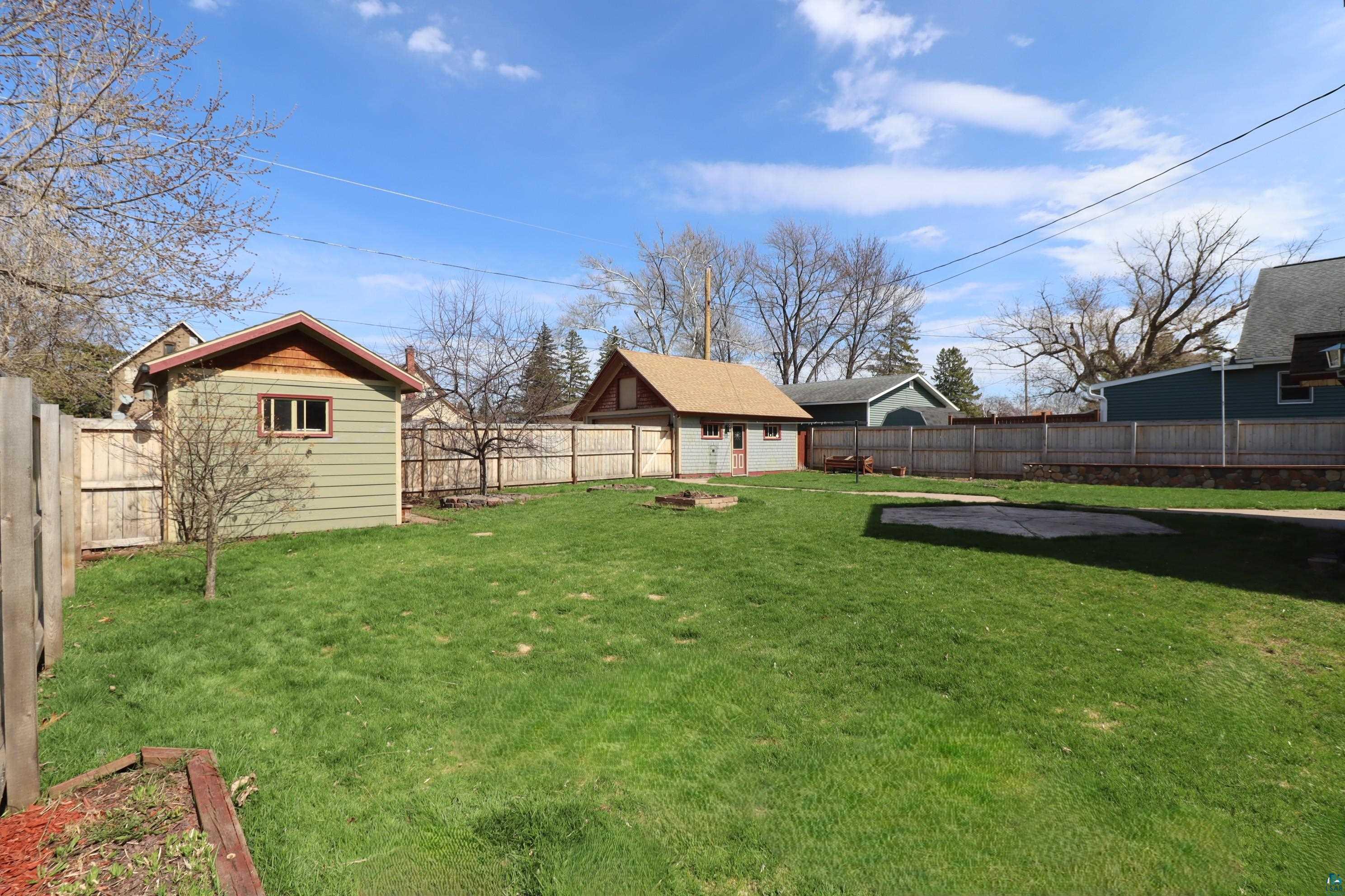 908 6th Ave W