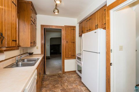 Tiny photo for 226 W College St, Duluth, MN 55812 (MLS # 6124286)