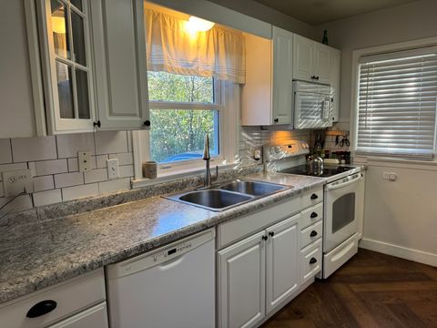 Tiny photo for 110 E Chisholm St, Duluth, MN 55803 (MLS # 6122397)