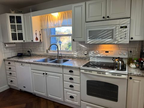 Tiny photo for 110 E Chisholm St, Duluth, MN 55803 (MLS # 6122397)