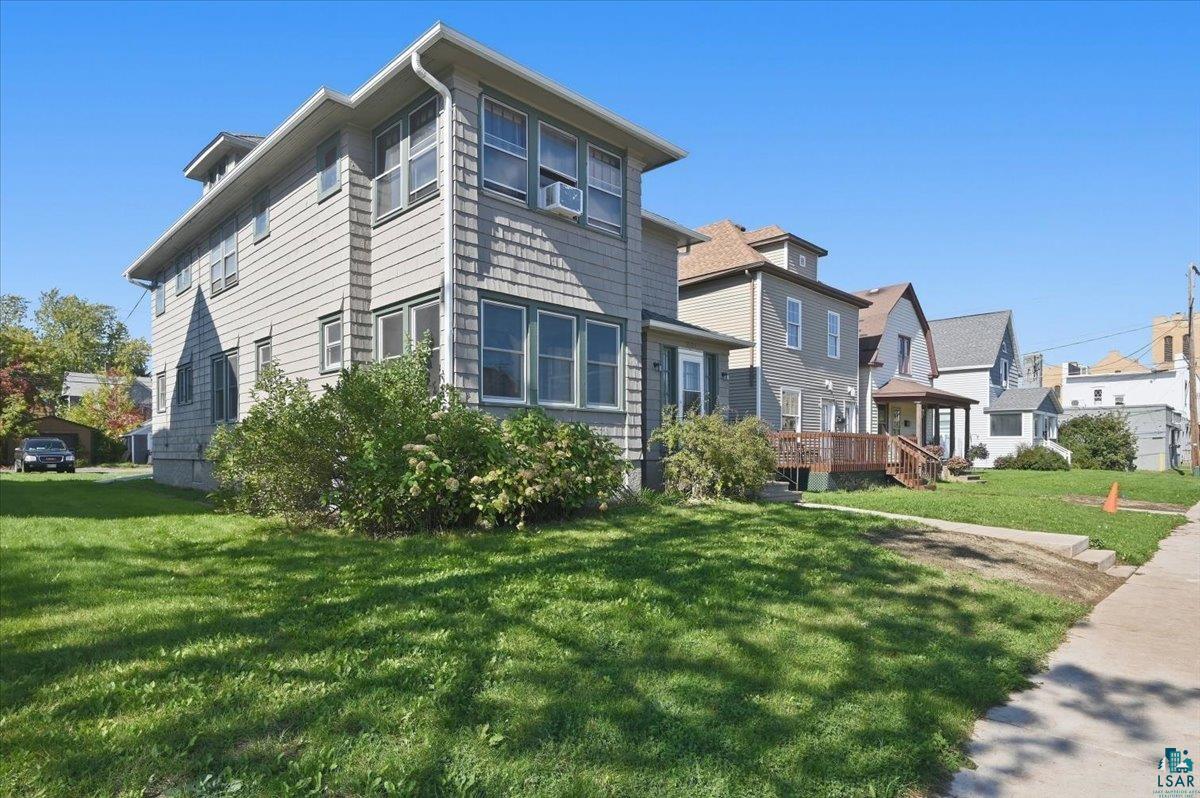 1521 Hammond Ave