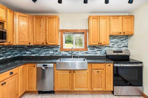 Tiny photo for 4274 W Pioneer Rd, Duluth, MN 55803 (MLS # 6126977)