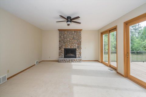 Tiny photo for 6055 Howard Gnesen Rd, Duluth, MN 55803 (MLS # 6122519)