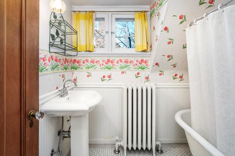 Tiny photo for 2314 E 5th St, Duluth, MN 55812 (MLS # 6122963)