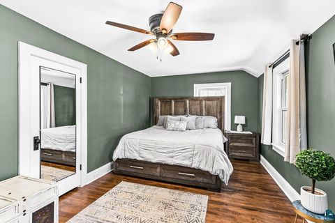 Tiny photo for 2820 E 2nd St, Duluth, MN 55812 (MLS # 6125161)