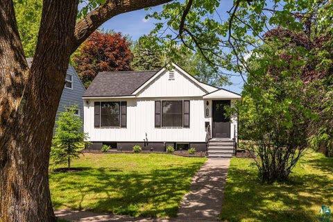Tiny photo for 4217 Peabody St, Duluth, MN 55804 (MLS # 6126149)