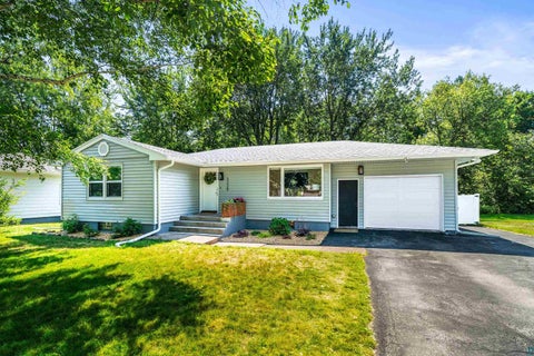 Photo of 3225 Celia St, Duluth, MN 55811 (MLS # 6127396)