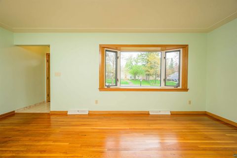 Tiny photo for 5014 Avondale St, Duluth, MN 55804 (MLS # 6125531)