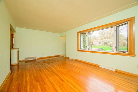 Tiny photo for 5014 Avondale St, Duluth, MN 55804 (MLS # 6125531)