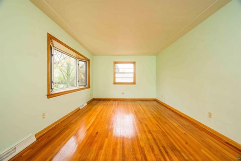 Tiny photo for 5014 Avondale St, Duluth, MN 55804 (MLS # 6125531)