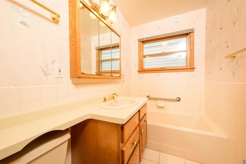 Tiny photo for 5014 Avondale St, Duluth, MN 55804 (MLS # 6125531)