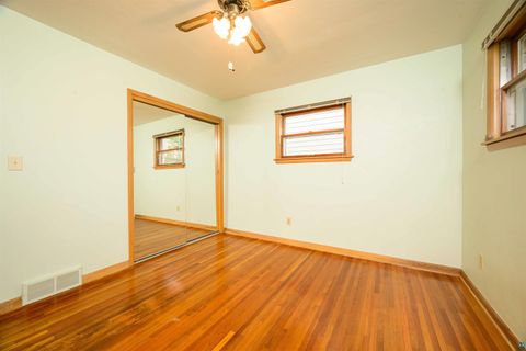 Tiny photo for 5014 Avondale St, Duluth, MN 55804 (MLS # 6125531)