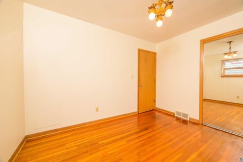 Tiny photo for 5014 Avondale St, Duluth, MN 55804 (MLS # 6125531)