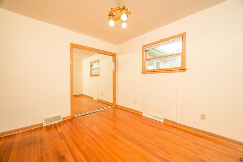 Tiny photo for 5014 Avondale St, Duluth, MN 55804 (MLS # 6125531)