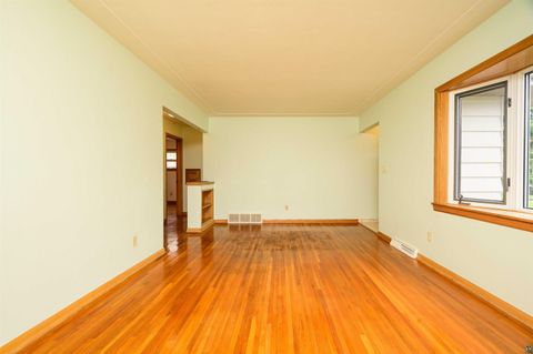 Tiny photo for 5014 Avondale St, Duluth, MN 55804 (MLS # 6125531)