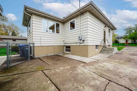 Tiny photo for 5014 Avondale St, Duluth, MN 55804 (MLS # 6125531)