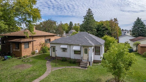 Photo of 130 S 66th Ave W AVE, Duluth, MN 55807 (MLS # 6128101)