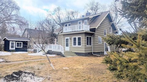 Photo of 402 3rd St, Cloquet, MN 55720 (MLS # 6124342)