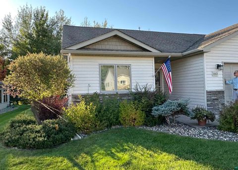 Photo of 1113 Butternut Ave #1113, Duluth, MN 55811 (MLS # 6124544)