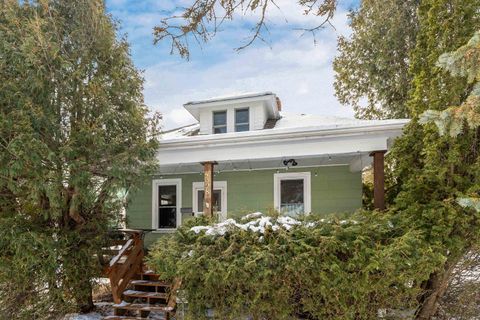 Photo of 4328 Dodge St, Duluth, MN 55804 (MLS # 6123700)