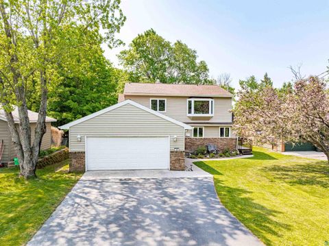 Tiny photo for 540 W Redwing St, Duluth, MN 55803 (MLS # 6124332)