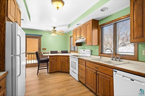 Tiny photo for 540 W Redwing St, Duluth, MN 55803 (MLS # 6124332)