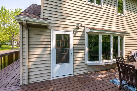 Tiny photo for 540 W Redwing St, Duluth, MN 55803 (MLS # 6124332)