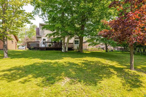 Tiny photo for 540 W Redwing St, Duluth, MN 55803 (MLS # 6124332)