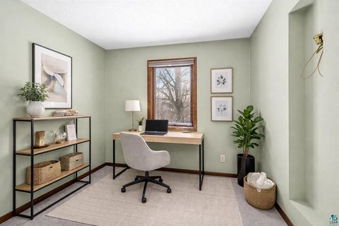Tiny photo for 540 W Redwing St, Duluth, MN 55803 (MLS # 6124332)