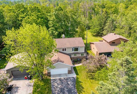 Tiny photo for 540 W Redwing St, Duluth, MN 55803 (MLS # 6124332)