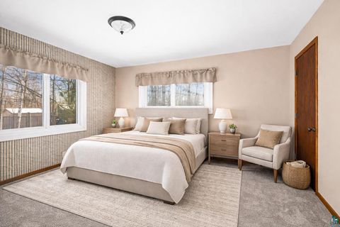 Tiny photo for 540 W Redwing St, Duluth, MN 55803 (MLS # 6124332)