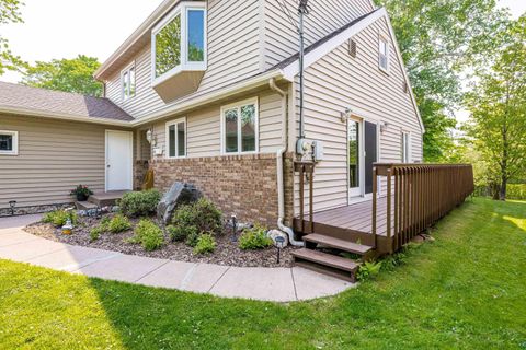 Tiny photo for 540 W Redwing St, Duluth, MN 55803 (MLS # 6124332)