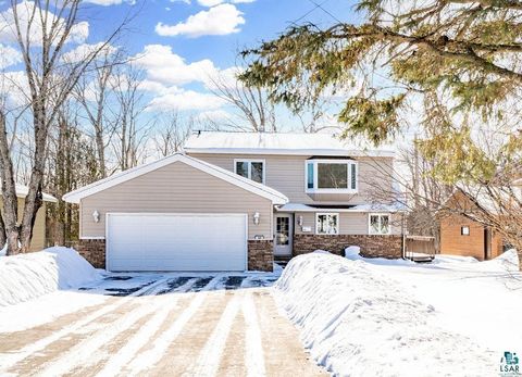Photo of 540 W Redwing St, Duluth, MN 55803 (MLS # 6124332)