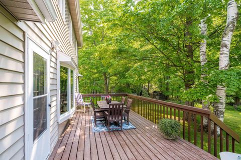 Tiny photo for 540 W Redwing St, Duluth, MN 55803 (MLS # 6124332)