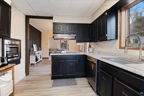 Tiny photo for 610 11th St S St, Virginia, MN 55792 (MLS # 6124914)