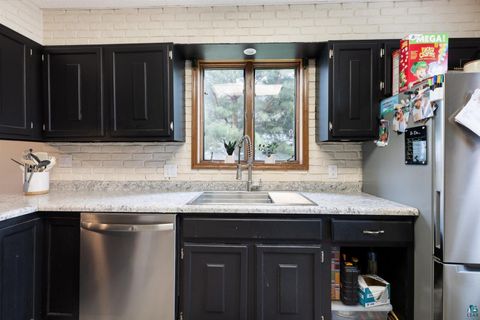 Tiny photo for 610 11th St S St, Virginia, MN 55792 (MLS # 6124914)