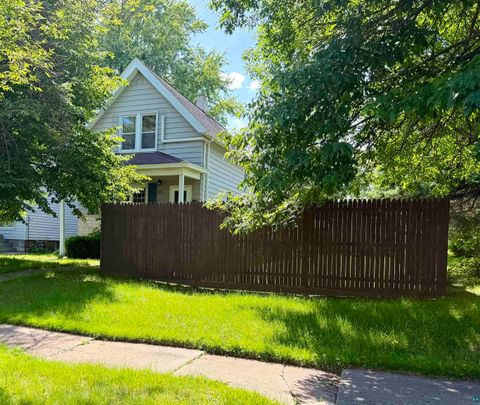 Photo of 23 S 64th Ave W, Duluth, MN 55807 (MLS # 6126757)