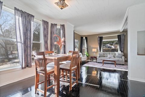 Tiny photo for 2218 W 11th St, Duluth, MN 55806 (MLS # 6123982)