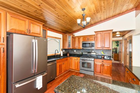 Tiny photo for 2 Northfield St, Duluth, MN 55803 (MLS # 6124188)