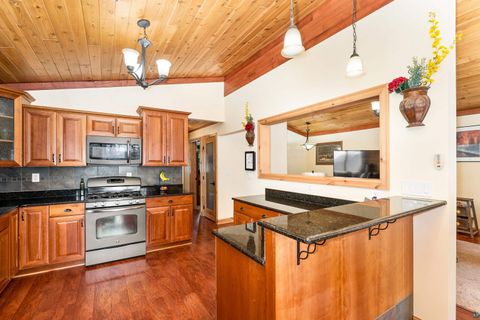 Tiny photo for 2 Northfield St, Duluth, MN 55803 (MLS # 6124188)
