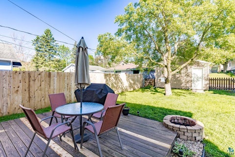 Tiny photo for 4611 W 6th St, Duluth, MN 55807 (MLS # 6126237)