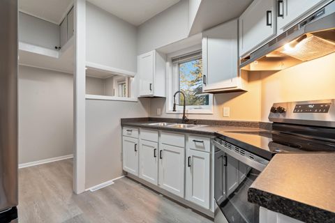 Tiny photo for 116 S 59th Ave W Ave, Duluth, MN 55807 (MLS # 6122595)