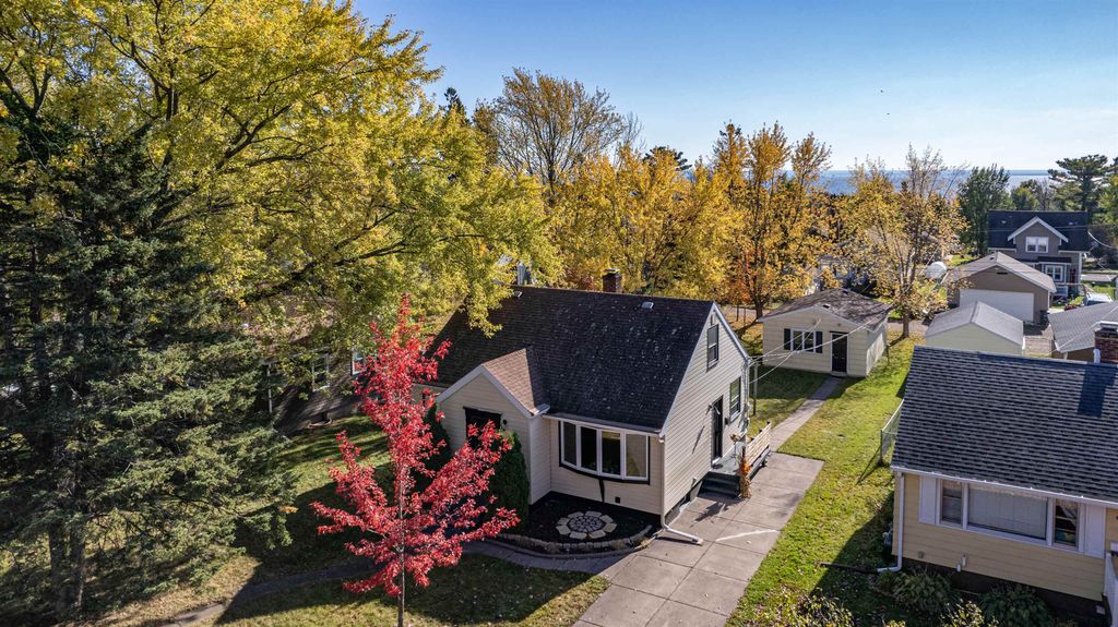 Photo for 4814 Peabody St, Duluth, MN 55804 (MLS # 6122687)