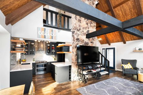 Tiny photo for 35 W Ideal St, Duluth, MN 55811 (MLS # 6123877)