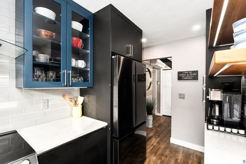 Tiny photo for 35 W Ideal St, Duluth, MN 55811 (MLS # 6123877)