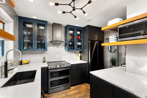 Tiny photo for 35 W Ideal St, Duluth, MN 55811 (MLS # 6123877)