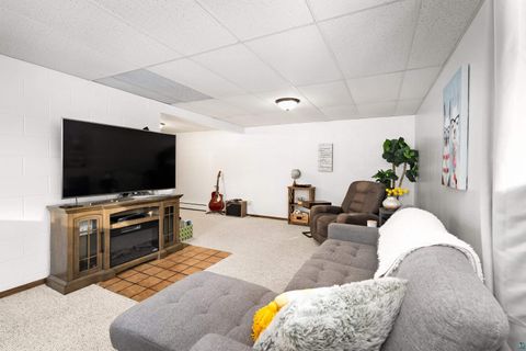 Tiny photo for 35 W Ideal St, Duluth, MN 55811 (MLS # 6123877)