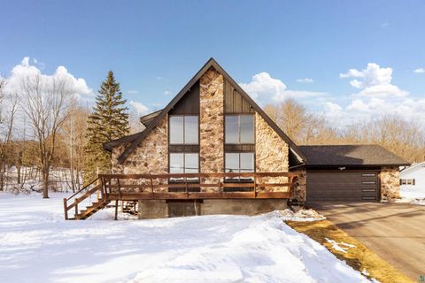 Photo of 35 W Ideal St, Duluth, MN 55811 (MLS # 6123877)